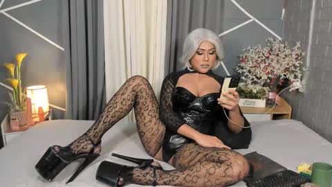 Snapshot of eva_la_queen_ chatting on April 2026 11:10:01 PM Eva online show from April 2026 11:10:01 PM