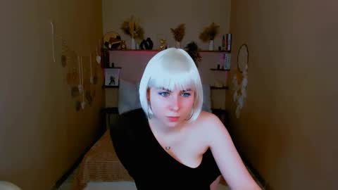 Eva online show from November 2025 03:52:02 PM