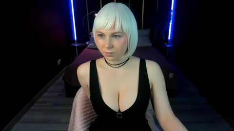 Snapshot of eva_lawrence chatting on May 2026 06:09:01 PM Eva online show from May 2026 06:09:01 PM