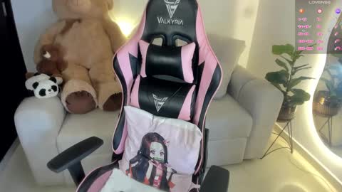 Eva   online show from March 2025 11:04:02 PM