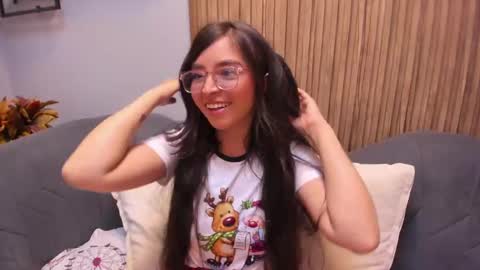 Angelinne online show from December 2024 04:00:02 AM