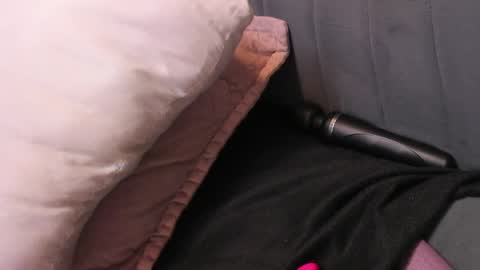 Angelinne online show from December 2024 11:40:01 AM