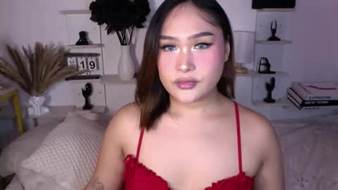 Queen Eva Mazikeen online show from December 2025 06:15:01 PM