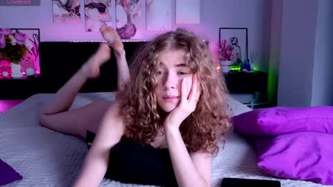 Eva meaw online show from April 2026 07:42:01 PM