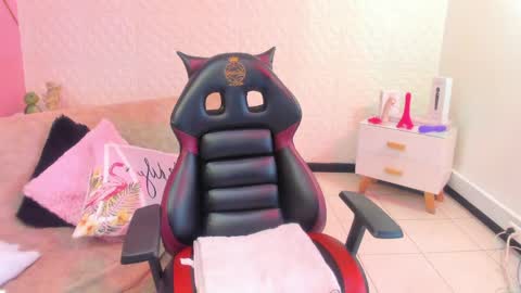 Eva  online show from March 2026 02:29:01 PM