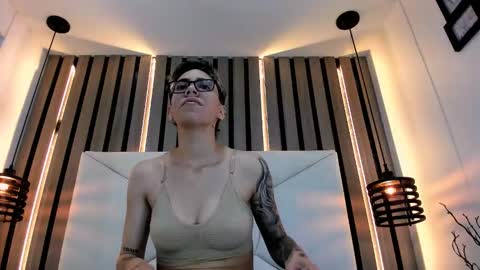 Snapshot of eva_monwalker chatting on February 2026 05:33:01 PM Eva cute online show from February 2026 05:33:01 PM