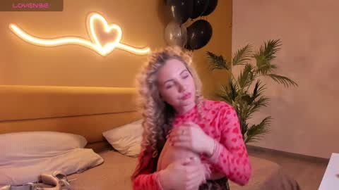 Eva 3 online show from January 2025 08:13:01 AM