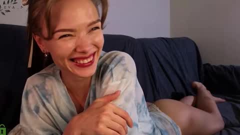 Snapshot of eva_natsumi chatting on October 2025 04:41:02 PM Eva online show from October 2025 04:41:02 PM