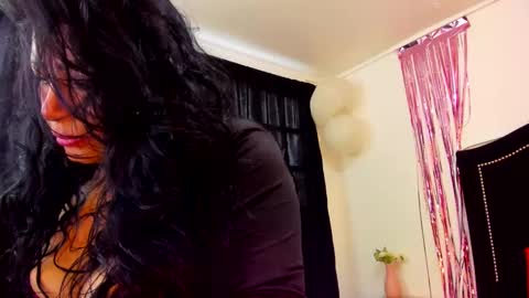  Eva  online show from October 2025 01:12:02 PM