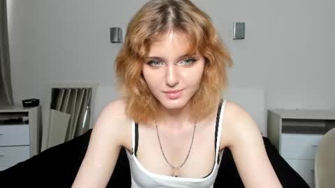 Snapshot of eva_vv chatting on June 2026 06:04:02 AM Eva online show from June 2026 06:04:02 AM