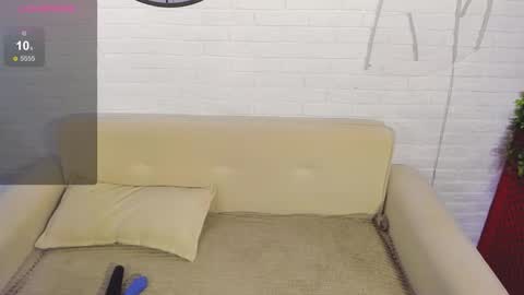 Hi Im Eva new here online show from November 2025 03:48:02 PM