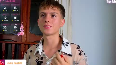 Snapshot of evaan_hot chatting on June 2026 01:48:01 AM EVAN online show from June 2026 01:48:01 AM