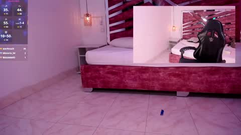 Snapshot of evabloom_ chatting on May 2026 11:01:04 PM EvaBloom online show from May 2026 11:01:04 PM
