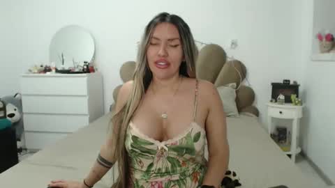 EvaBomb online show from November 2025 09:48:01 PM