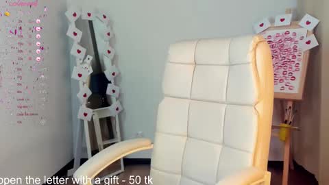 Eva  online show from February 2025 05:48:01 AM