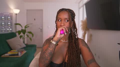 evajacksss_ online show from February 2025 04:11:02 PM