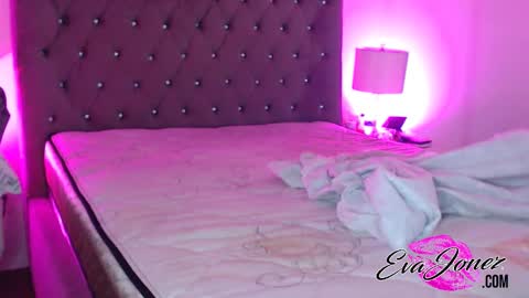 Snapshot of evajonez chatting on December 2024 06:21:02 AM Eva online show from December 2024 06:21:02 AM