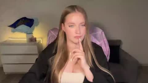 Snapshot of evajuly chatting on July 2026 09:53:02 PM Eva online show from July 2026 09:53:02 PM