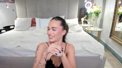 Snapshot of evak_ chatting on February 2026 04:43:02 AM Eva K online show from February 2026 04:43:02 AM