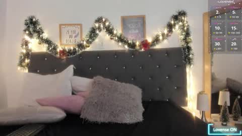 Eva  online show from December 2025 02:57:02 PM