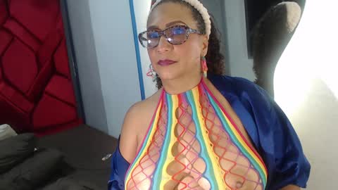 Eva Mills online show from January 2025 11:04:01 PM