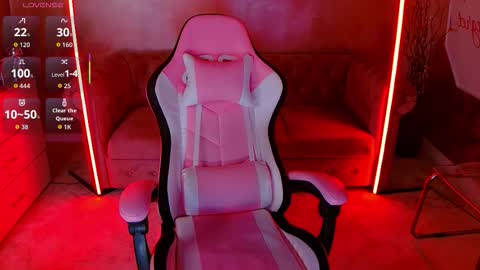 Snapshot of evanew_ chatting on November 2025 05:14:02 PM Eva online show from November 2025 05:14:02 PM