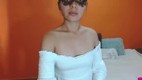 evangelinne_01 online show from November 2025 03:28:02 PM