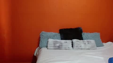 evangelinne_01 online show from December 2025 12:00:02 PM