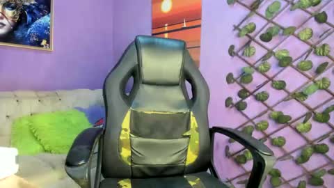 evangely15_ online show from November 2025 12:16:02 PM