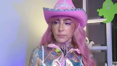 Evangelyne online show from October 2025 04:41:01 PM