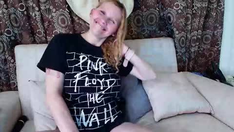  Evangelyne  online show from November 2025 08:22:01 PM