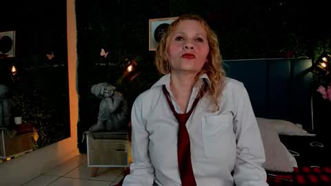  Evangelyne  online show from February 2026 07:29:01 PM