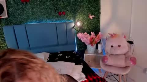  Evangelyne  online show from February 2026 08:25:02 PM