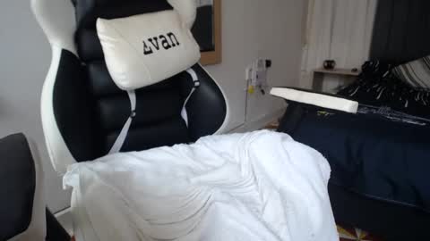 Evan online show from February 2025 05:04:02 PM