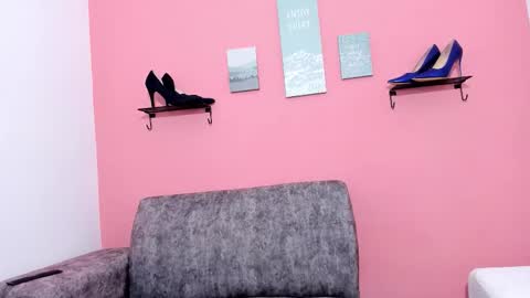 evapalmer_1 online show from October 2025 09:35:02 AM