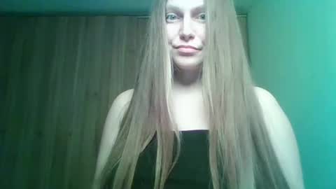 evasapples2026 online show from February 2026 10:27:02 PM