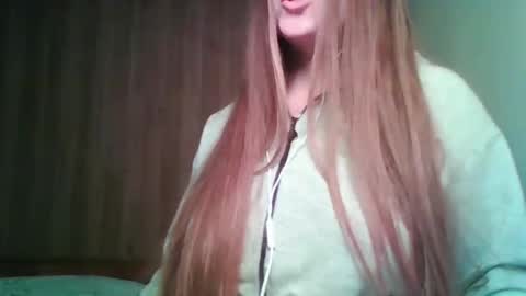 evasapples2026 online show from April 2026 07:58:02 PM