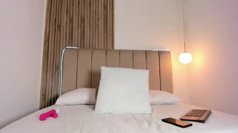 evasinclaiir online show from March 2026 08:14:01 PM