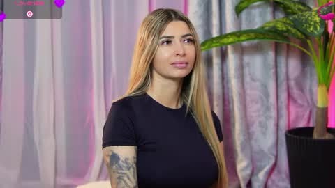 Snapshot of evasparks_ chatting on June 2026 01:12:02 AM Eva online show from June 2026 01:12:02 AM
