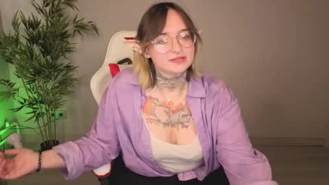 Snapshot of evathewitcher chatting on June 2026 01:51:02 AM EvaTheWitcher online show from June 2026 01:51:02 AM