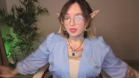 Snapshot of evathewitcher chatting on June 2026 09:14:01 AM EvaTheWitcher online show from June 2026 09:14:01 AM