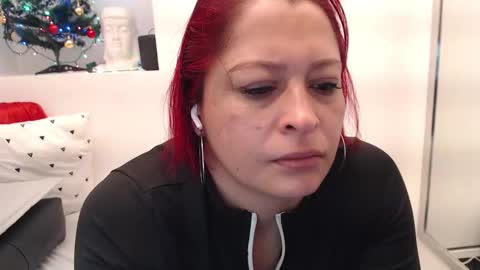 Eva Twiss online show from December 2025 12:12:02 PM