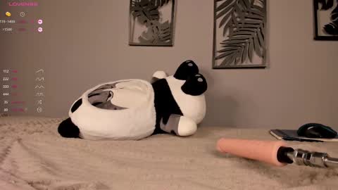 evaveenus online show from March 2025 09:00:02 PM