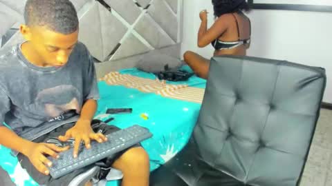 Eva And Emmanuel online show from October 2025 01:06:02 PM