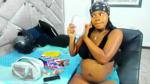 Snapshot of evaxemma chatting on May 2026 01:27:01 PM Eva And Emmanuel online show from May 2026 01:27:01 PM