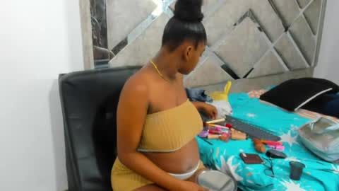 Snapshot of evaxemma chatting on May 2026 01:50:01 PM Eva And Emmanuel online show from May 2026 01:50:01 PM