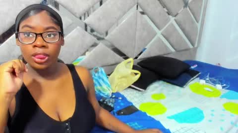 Snapshot of evaxemma chatting on May 2026 02:01:02 PM Eva And Emmanuel online show from May 2026 02:01:02 PM