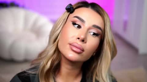 Snapshot of evazane chatting on October 2025 08:15:02 PM Eva online show from October 2025 08:15:02 PM