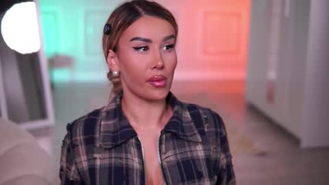 Snapshot of evazane chatting on November 2025 08:43:01 PM Eva online show from November 2025 08:43:01 PM