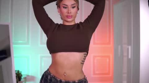 Snapshot of evazane chatting on November 2025 08:33:02 PM Eva online show from November 2025 08:33:02 PM